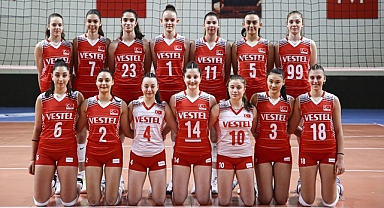 U17 Kız Milli Takımımız Sahaya Çıkıyor