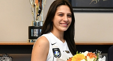 Vakıfbank Derya Cebecioğlu'na teşekkür etti