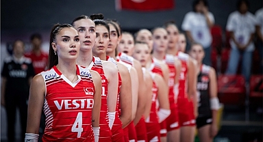 Genç Milliler, Dünya Şampiyonası'na Galibiyetle Başladı