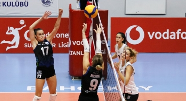Beşiktaş Ayos son sette güldü