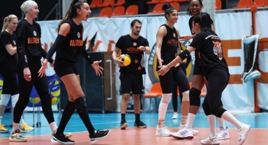 Eczacıbaşı Dynavit derbiye hazırlanıyor