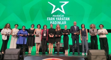 Filenin Sultanları, Cumhuriyet Kadınları Özel Ödülü’nün Sahibi Oldu
