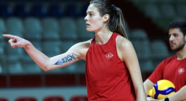 Anthi Vasilantonaki Ameliyat Oldu