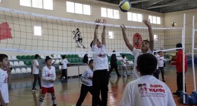 Fabrika Voleybol Yeni Okulunu Bingöl Solhan'da Açtı
