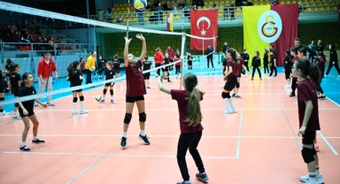 Galatasaray Mini Voleybol Şenliği Düzenledi