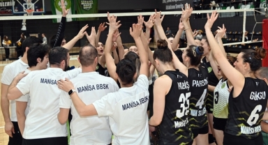 Manisa Şampiyon Ünvanıyla Play-Off'lara Gidiyor