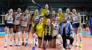 Fenerbahçe Opet, Kupa Voley'de yarı finale yükseldi