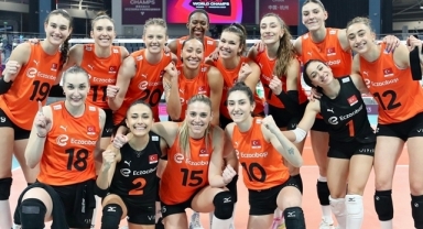 Eczacıbaşı Dynavit, Kupa Voley'de finale yükseldi