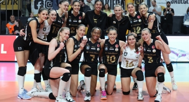 VakıfBank sezonu 3. sırada tamamladı