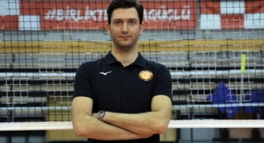 Eczacıbaşı Dynavit, Ferhat Akbaş'la yoluna devam ediyor