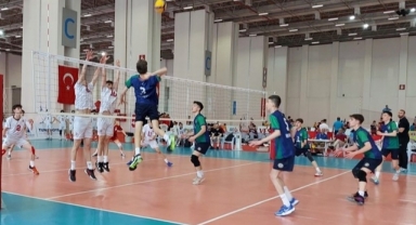 Midi Erkeklerde Çeyrek Finalistler Belli Oldu