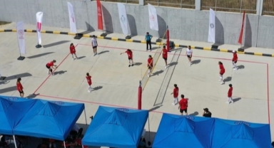 Sınır Kapısından Dostluk Geçti