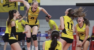 Vakıfbank'ın Midileri Namağlup Çeyrek Finalde