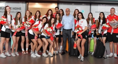 Avrupa Şampiyonu U20 Kadın Milli Takımımız Yurda Döndü