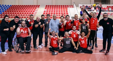 Oturarak Voleybol Erkek Milli Takımımız Dörtte Dört Yaptı!