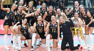VakıfBank derbiyi 5 sette kazandı