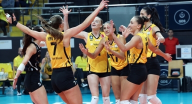VakıfBank, Şampiyonlar Ligi'ne galibiyetle başladı