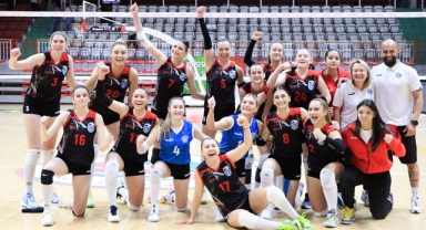 Çiftlikköy'ün Sultanları Uludağ Atletik'e Set Vermedi