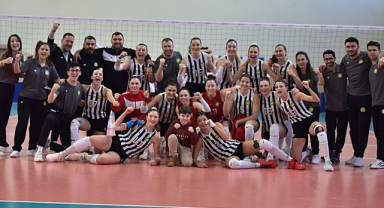 Manisa BBSK Kadın Voleybol Takımı Namağlup Finalde!