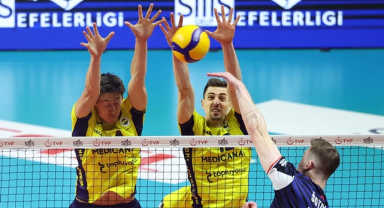 Fenerbahçe, HalkBank'a set vermedi