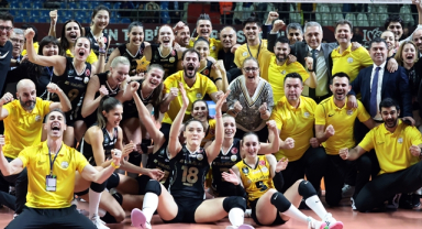 VakıfBank, Altın Setle Yarı Finalde