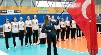 Oturarak Voleybol Kadın Milli Takımımız İkincilikle Bitirdi