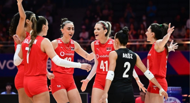Filenin Sultanları, VNL 2025'e Galibiyetiyle Başladı