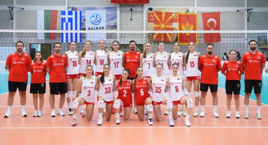 U16 Kız Milli Takımımız Sahaya Çıkıyor