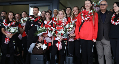 Sultanlara Coşkulu Karşılama