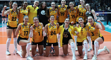 VakıfBank lige galibiyetle 