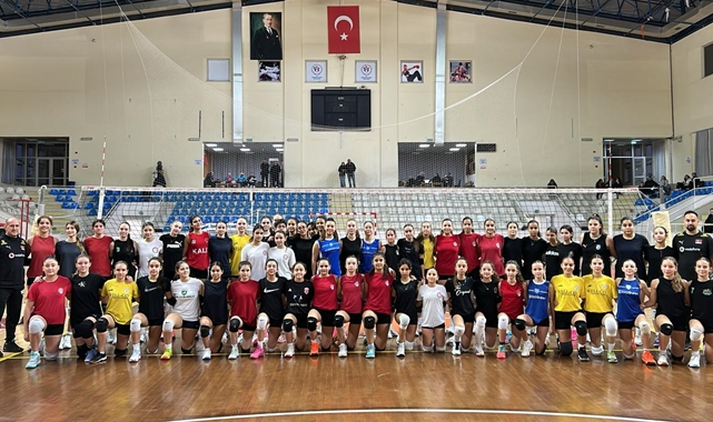 Altyapı Kız Milli Takımı Sporcu Taramaları Çanakkale'de Yapıldı