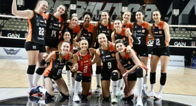 Eczacıbaşı Dynavit, 5 setlik mücadeleden galip ayrıldı