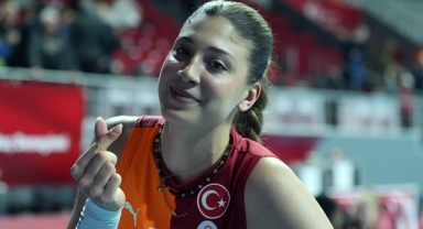 Galatasaray'da İlkin Aydın'la Sözleşme Yenileniyor