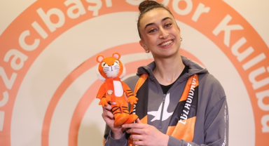 Eczacıbaşı Dynavit, Elif Şahin ile 