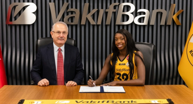 Pasör çaprazı Adhuoljok Malual, VakıfBank’ta