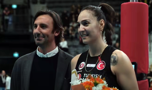 Eczacıbaşı, Asuman Baş ve Büşra Kılıçlı’ya teşekkür etti