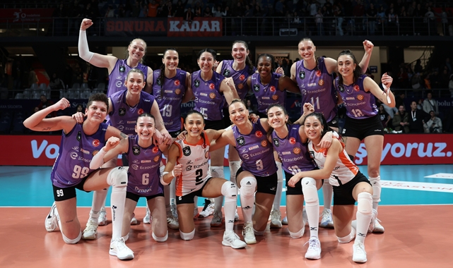 5 setlik derbinin galibi Eczacıbaşı Dynavit!