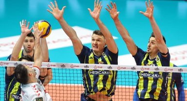 Fenerbahçe evinde son sette mağlup oldu