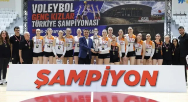 Genç Kızlar Türkiye Şampiyonası'nda Şampiyon Eczacıbaşı