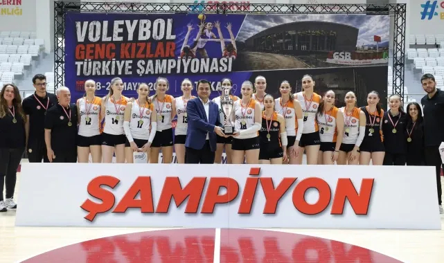 Genç Kızlar Türkiye Şampiyonası'nda Şampiyon Eczacıbaşı
