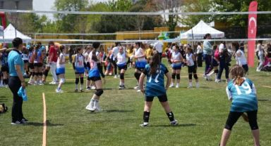 Tekirdağ'da Mini Voleybol Şenliği Yapıldı