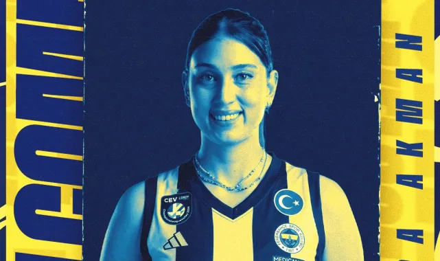 Kübra Akman Çubuklu Formayı Giyecek!