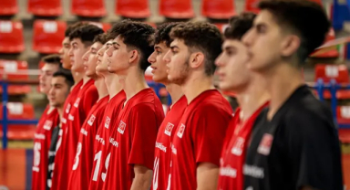 Geleceğin Efeleri İtalya'da Sahayı Dar Etti