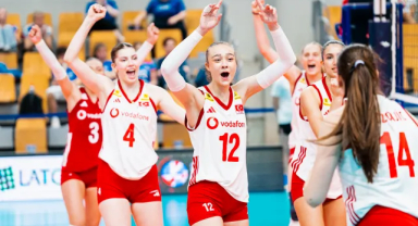 U18 Kızlarımız İzlanda’yı Set Vermeden Geçti