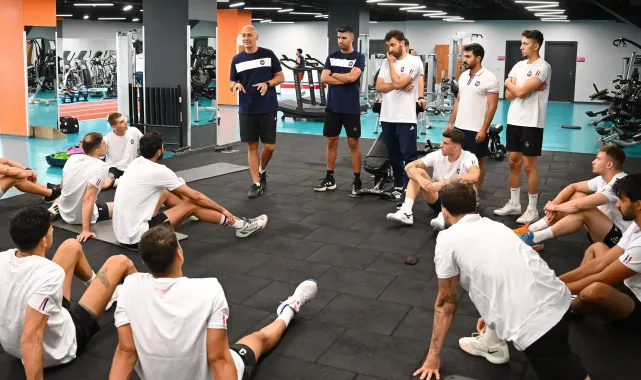İBB, Erkek Voleybol Takımı Yeni Sezon Hazırlıklarına Başladı