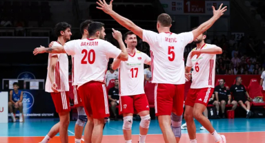 Efeler, Danirmarka'yı 4-0 Mağlup Etti