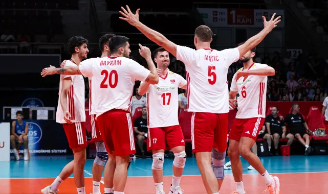 Efeler, Danirmarka'yı 4-0 Mağlup Etti
