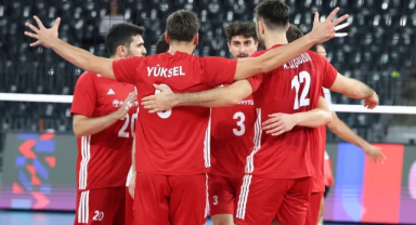 Efeler İlk Galibiyetini Aldı