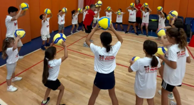 Fabrika Voleybol Yeni Okulunu Mersin’de Açtı 