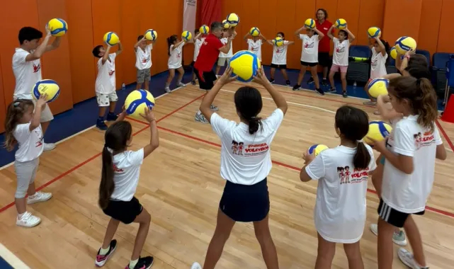 Fabrika Voleybol Yeni Okulunu Mersin’de Açtı